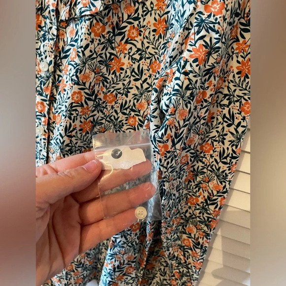 NWOT St. John’s Bay Floral Button Down Long Sleeve Ruffle Front Size Medium Top - Picture 7 of 11